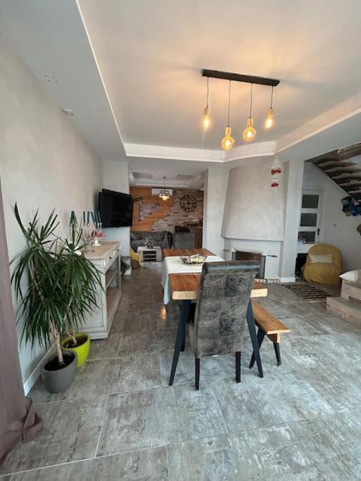 Comme A La Maison Narbonne Luaran gambar